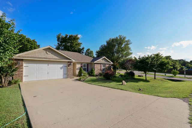 112 E Marion Lane, Kirbyville, MO 65679