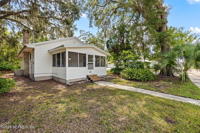 300 E COCHRAN Avenue, Hastings, FL 32145