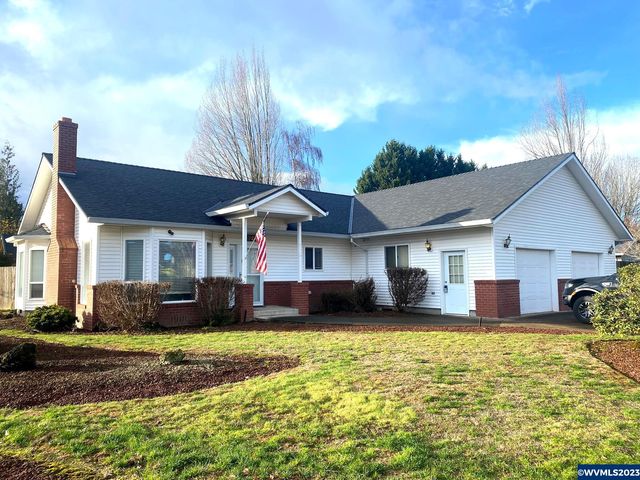 2325 NW Crimson Ct, McMinnville, OR 97128