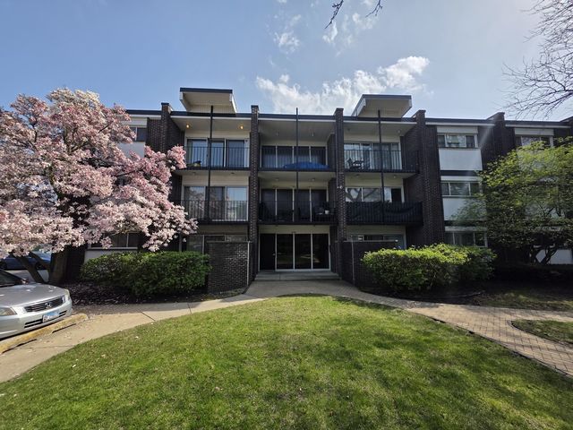 4710 Russett Ln #201, Skokie, IL 60076