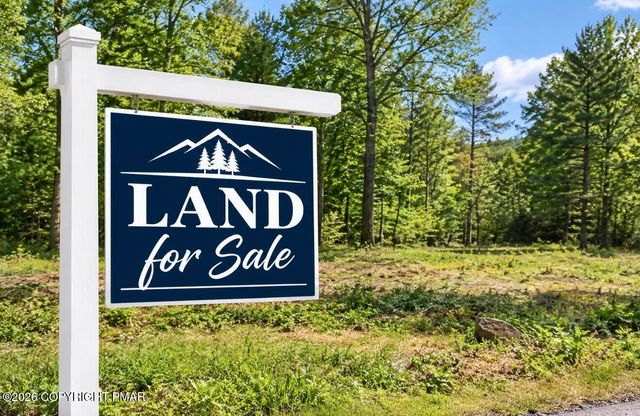 George Dr #10, Blakeslee, PA 18610