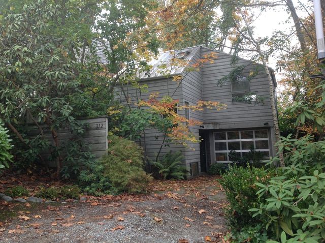 312 W  Armour St, Seattle, WA 98119