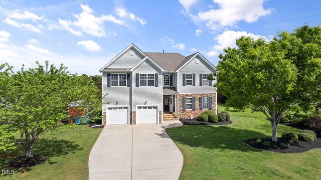 2120 Fairwinds Dr, Graham, NC 27253