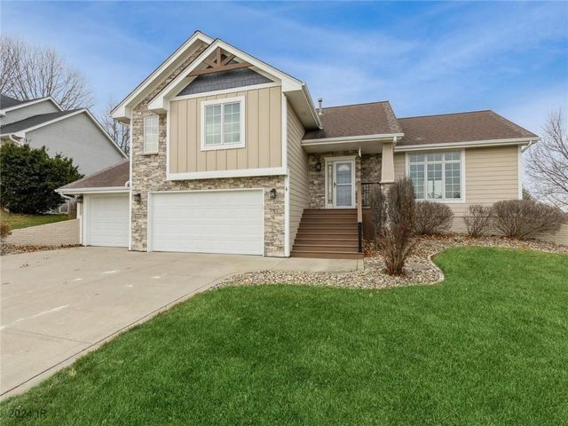 2005 Country Club Rd, Indianola, IA 50125