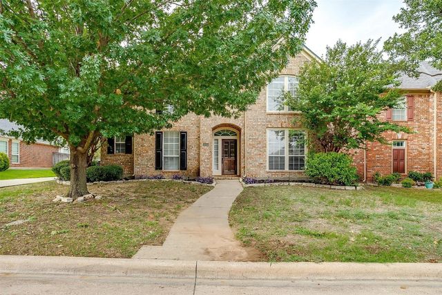 6863 High Country Dr, Fort Worth, TX 76132