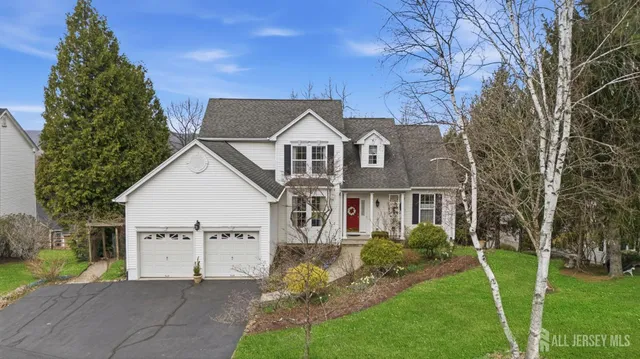 61 Canada Goose Dr, Hackettstown, NJ 07840