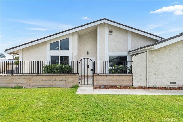 5171 Blackpool Rd, Westminster, CA 92683