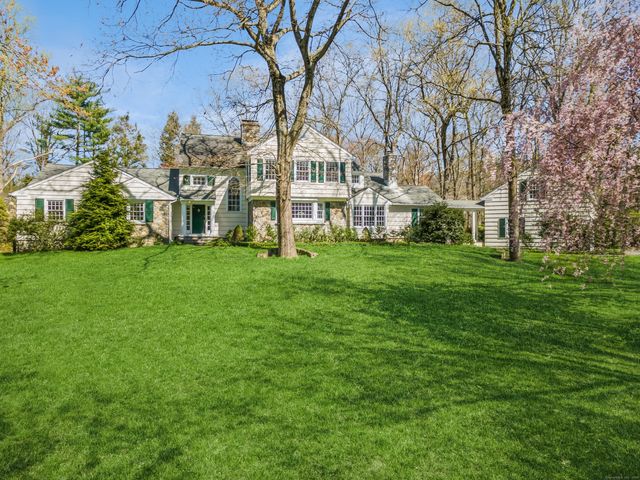 272 W  Hills Rd, New Canaan, CT 06840