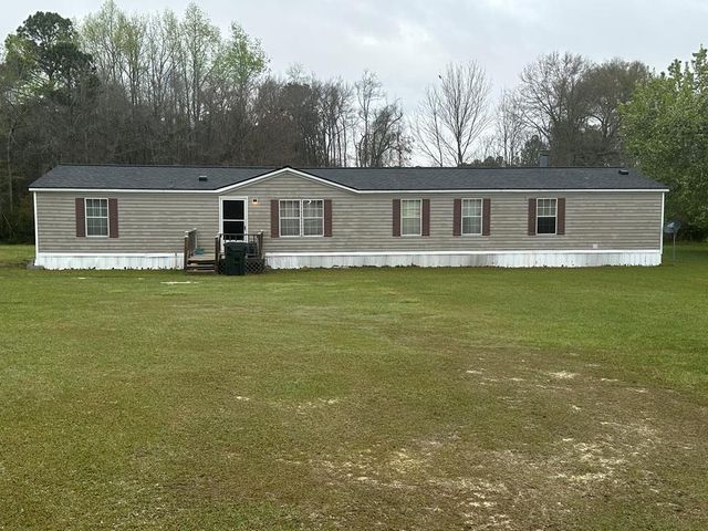 214 Lakeview Acres Rd, Moultrie, GA 31768