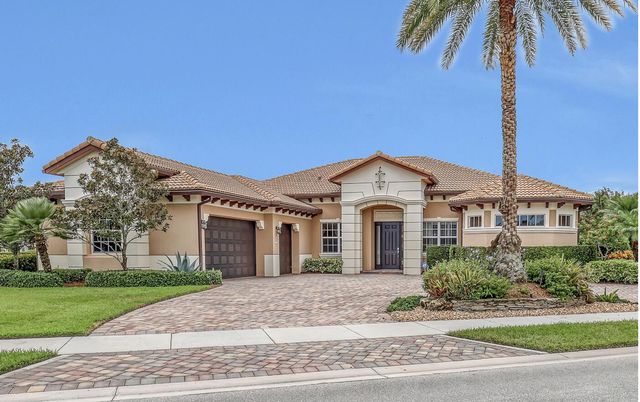 104 Manor Circle, Jupiter, FL 33458