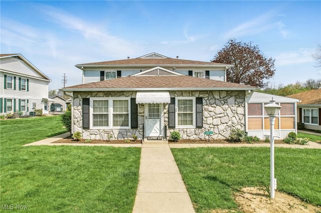 1356 Pembrooke Dr #A, Salem, OH 44460