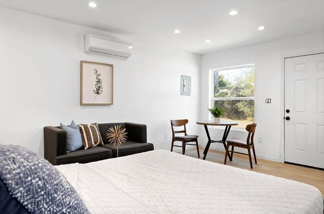 7371 Dunfield Ave, Los Angeles, CA 90045