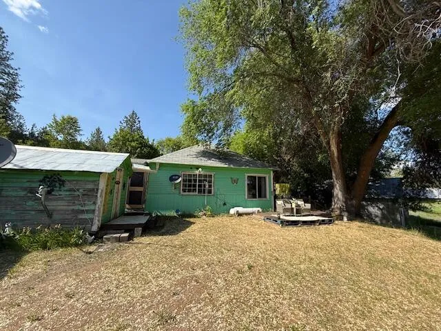 5986 Highway 25 S, Fruitland, WA 99129