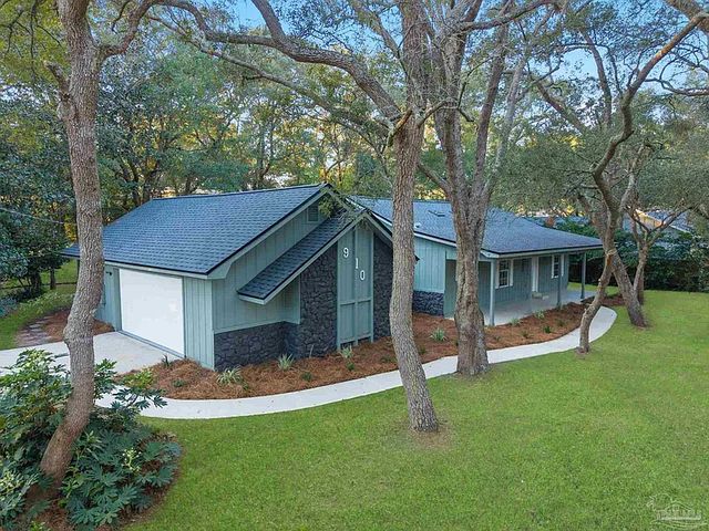 910 Whisperwood Ln S, Fort Walton Beach, FL 32547