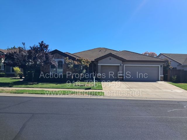 6145 Crater Lake Dr, Roseville, CA 95678
