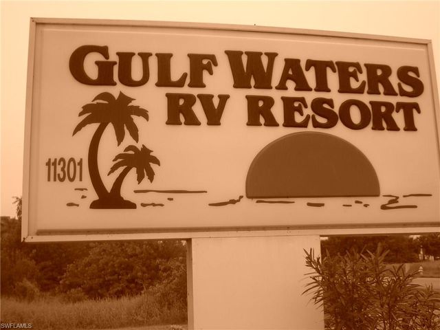 137 Pavillion Dr, Fort Myers Beach, FL 33931