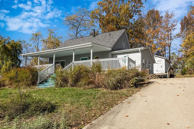 1868 Fieldcrest Dr, Lawrenceburg, IN 47025