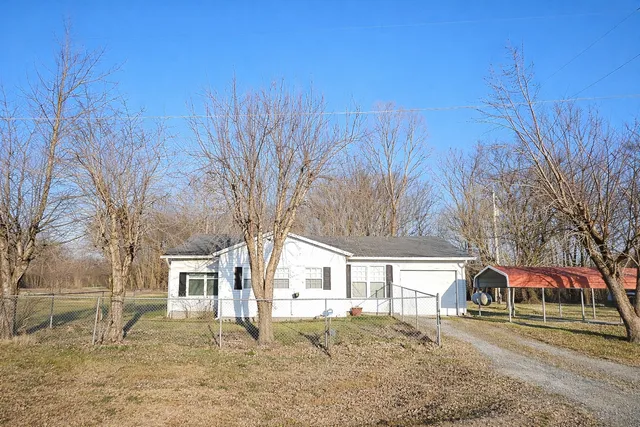 700 Vine St, Pulaski, IL 62976