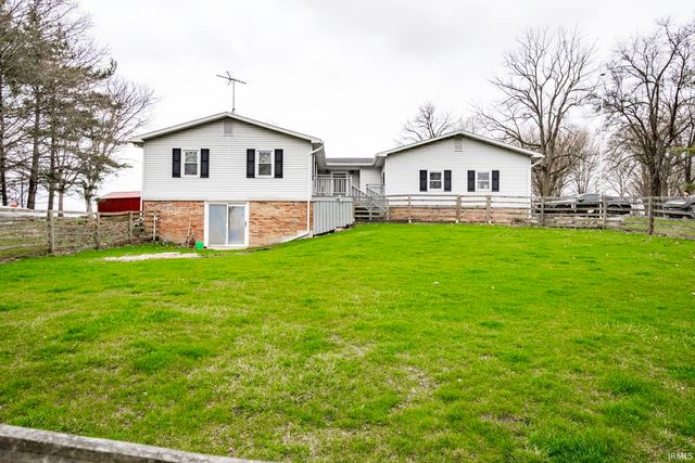 445 W  Waits Rd, Kendallville, IN 46755