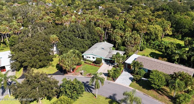 2329 Saint Andrews Cir, Melbourne, FL 32901