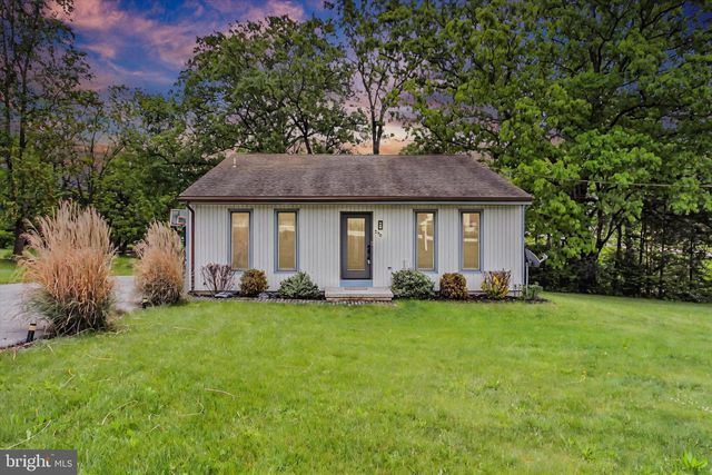298 Lake Meade Dr, East Berlin, PA 17316