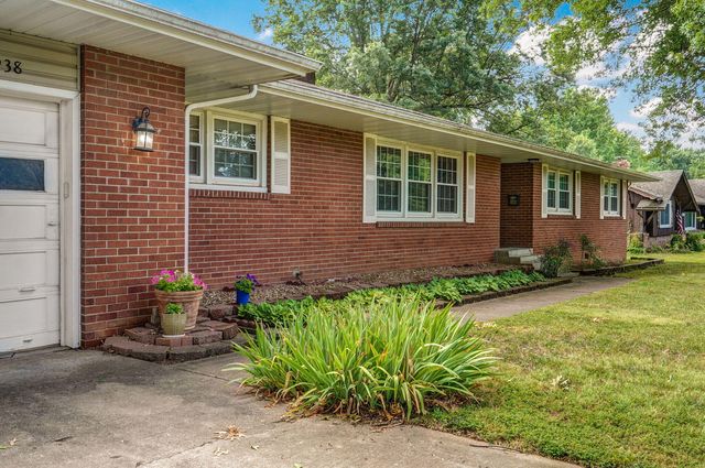 1938 South Glencrest Drive, Springfield, MO 65804