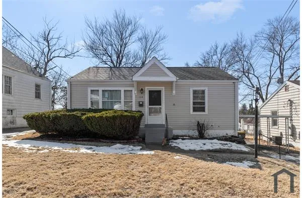 114 Reasor Dr, Saint Louis, MO 63135