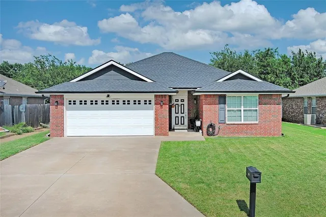 2319 Bent Tree Rd, Shawnee, OK 74804
