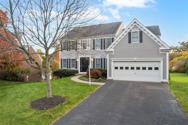 328 Crimson Dr, Pittsburgh, PA 15237