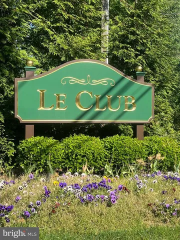 421 Jamestown Ct, Mount Laurel, NJ 08054