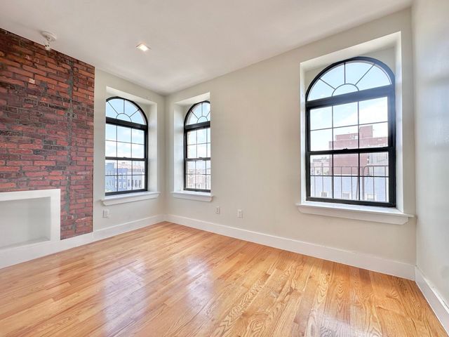 230 Bushwick Ave #4B, Brooklyn, NY 11206