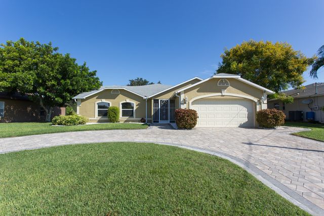 223 SW 42nd St, Cape Coral, FL 33914