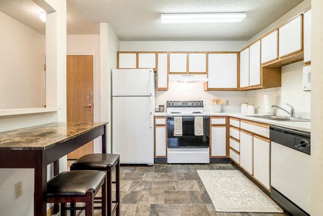 4441 N  1st St #234, Lincoln, NE 68521