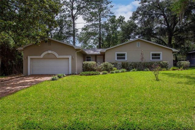 912 NW 36th Dr, Gainesville, FL 32605