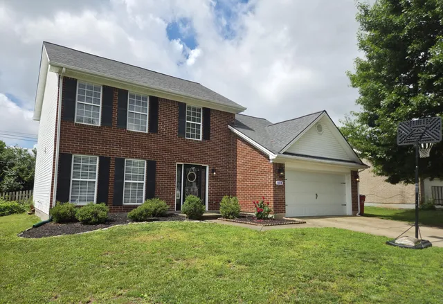 204 Stonehaven Dr, Nicholasville, KY 40356