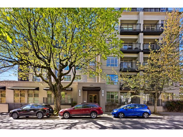 1930 NW Irving St   #404, Portland, OR 97209