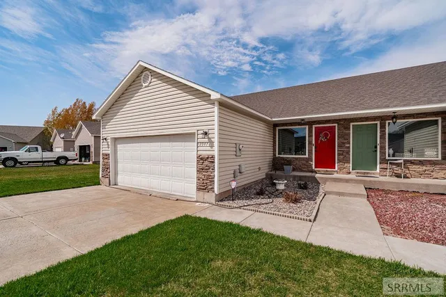 2947 Glenn Cove Ct, Idaho Falls, ID 83406