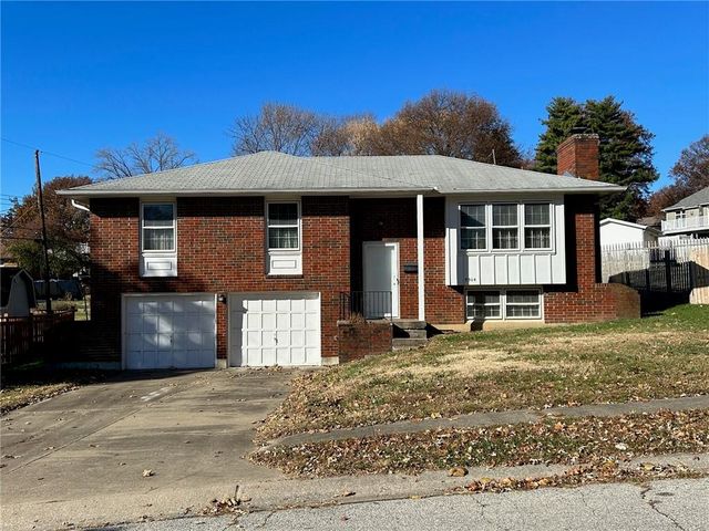 4304 S  Mills St, Independence, MO 64055