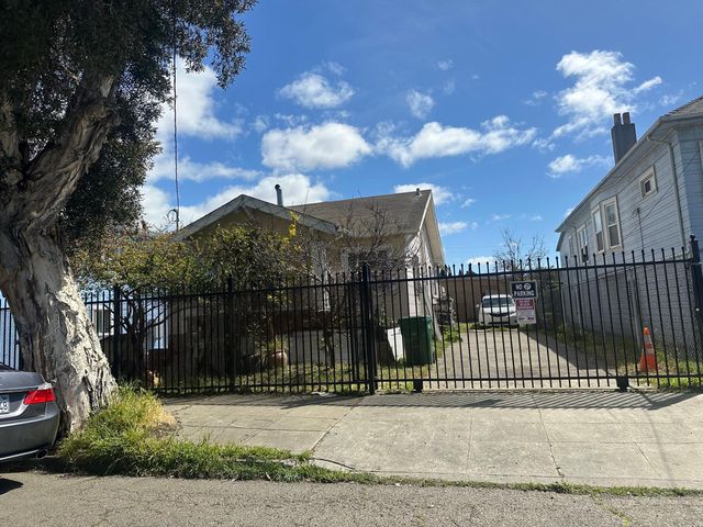 1334 93rd Ave, Oakland, CA 94603
