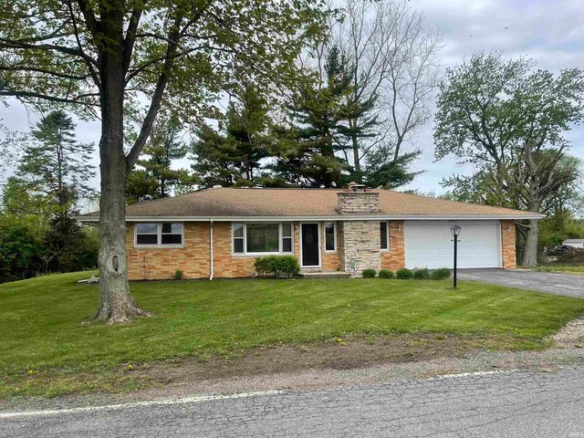 65923 Kenilworth Rd, Lakeville, IN 46536