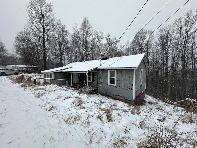 1160 Glenview Rd, Crab Orchard, WV 25827