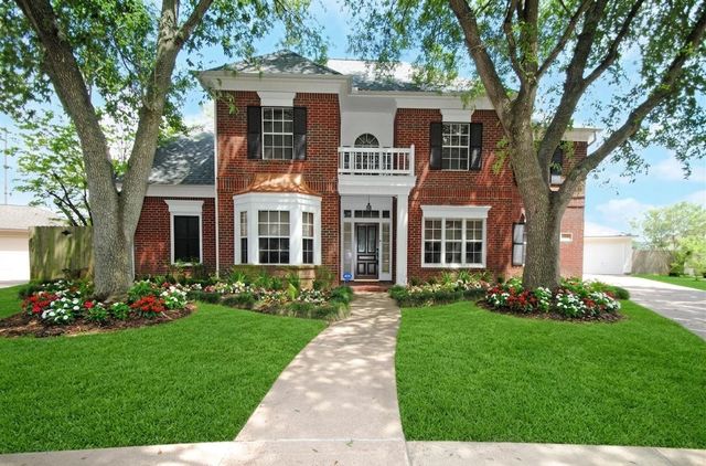 4110 Alice Dr, Sugar Land, TX 77478