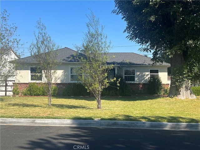9817 Stamps Ave, Downey, CA 90240
