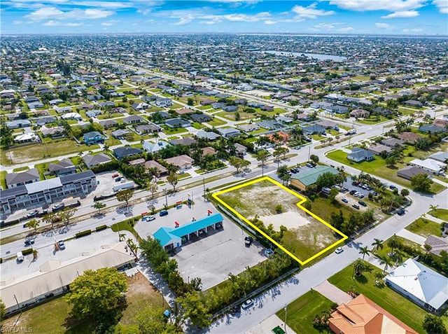 3834 Chiquita BLVD S, Cape Coral, FL 33914