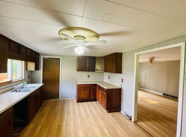 Address Not Disclosed, Bentleyville, PA 15314