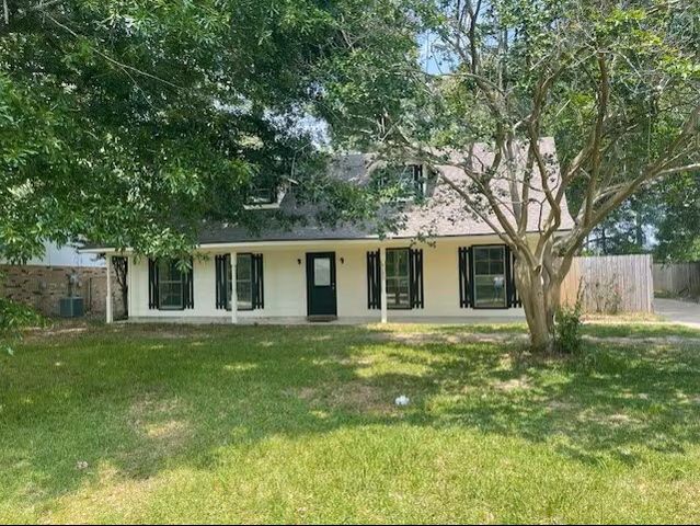 9133 Shadow Bluff Ave, Denham Springs, LA 70726