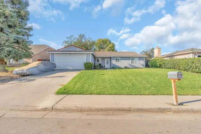27141 San Jose Ave, Madera, CA 93637