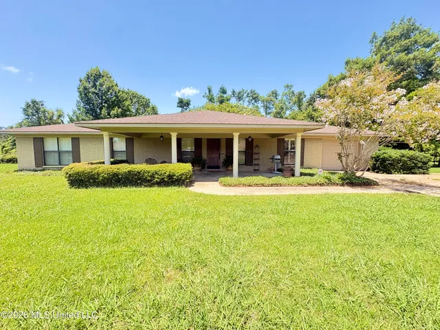 403 Isobel St, Belzoni, MS 39038