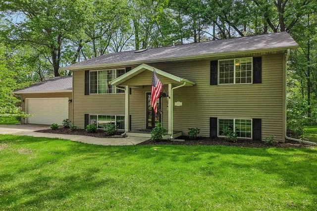 N4375 Poplar Avenue, Cambridge, WI 53523