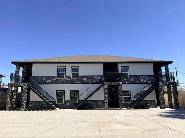2208 S  Park St, Pecos, TX 79772